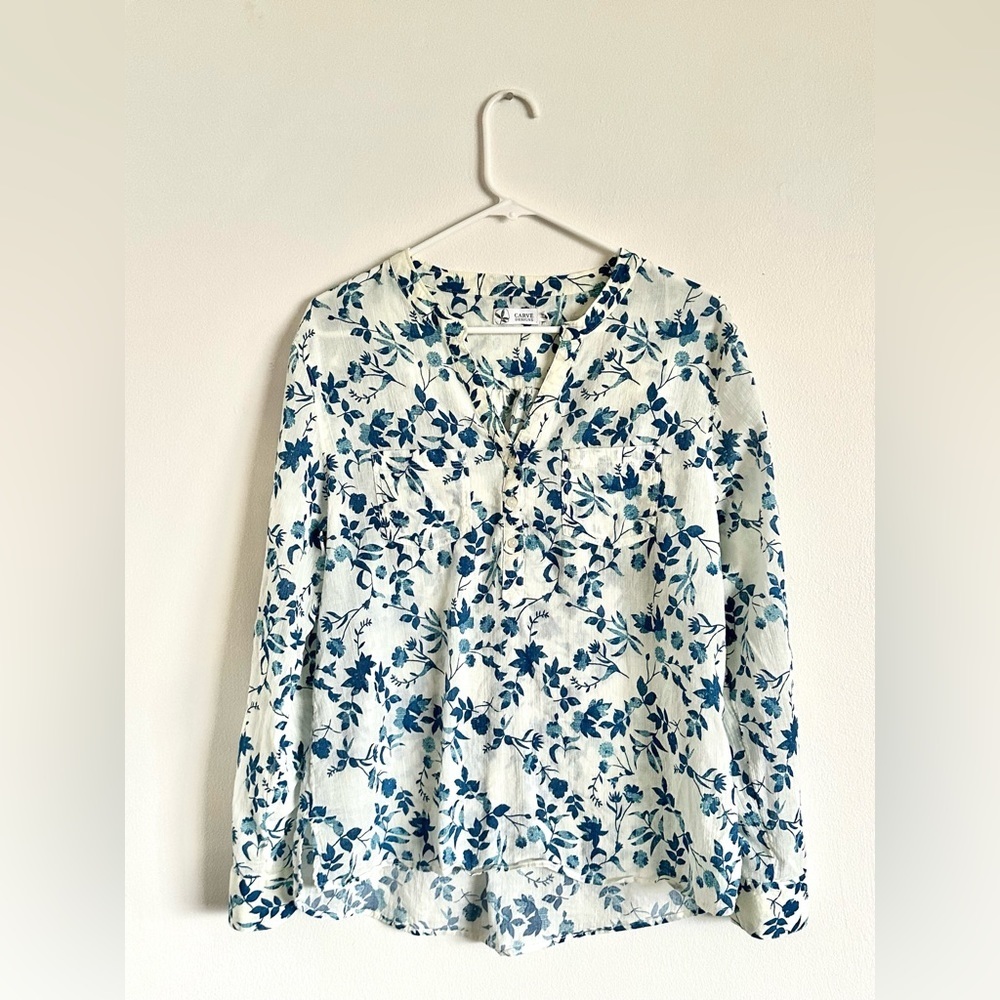 Carve Designs Dylan Gauze Cotton Roll Tab Button Blouse Floral Size Medium